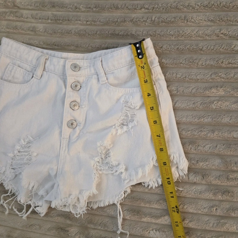 White Distressed Denim Shorts Size S 1/3 Button Fly Frayed Cutoff Raw Hem Womens - Picture 4 of 7